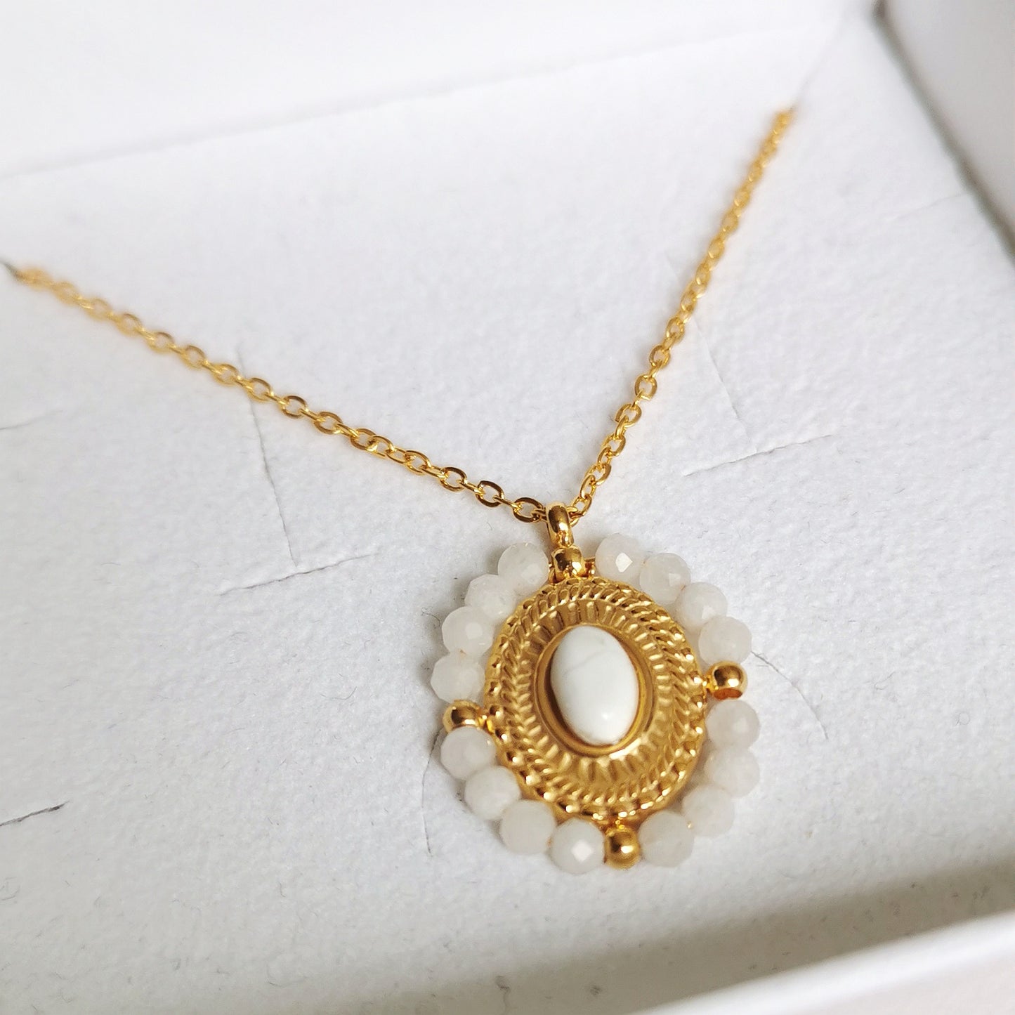 Collier Adam
