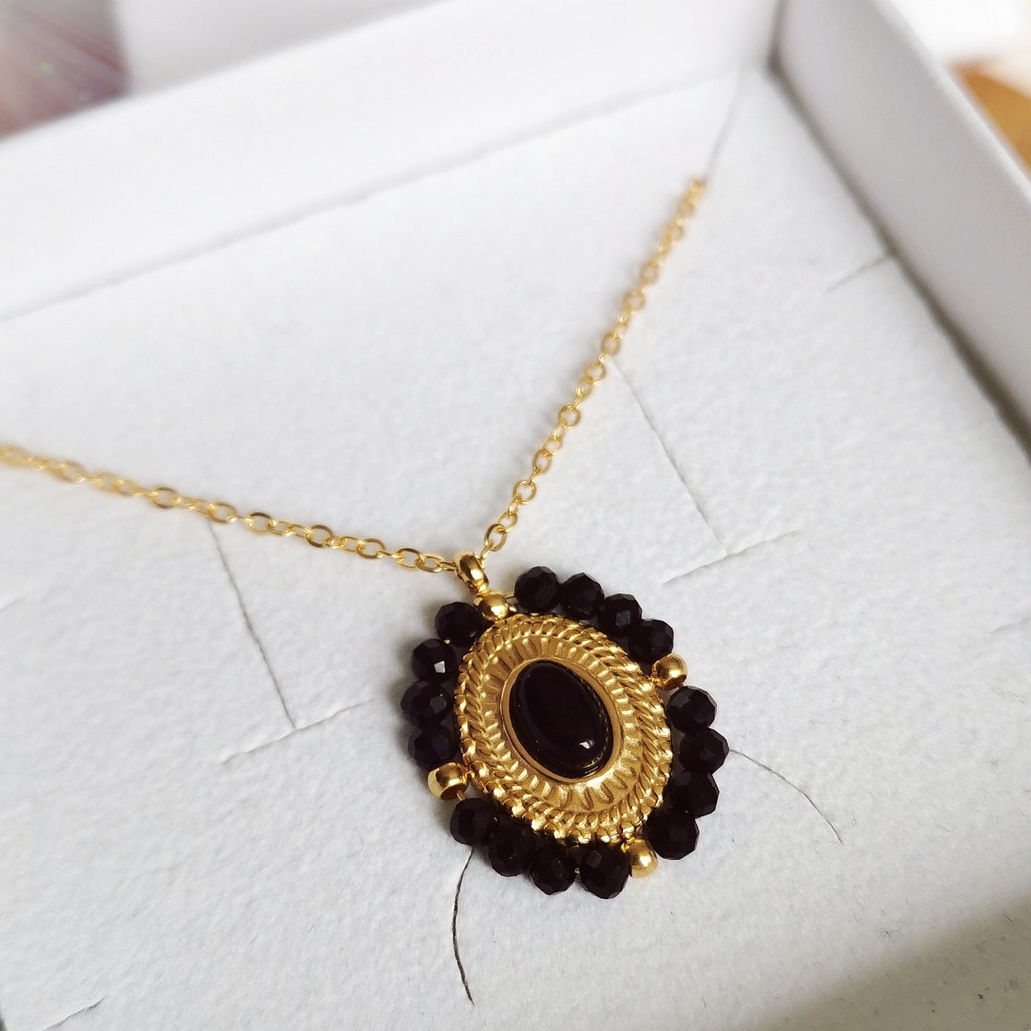 Collier Adam