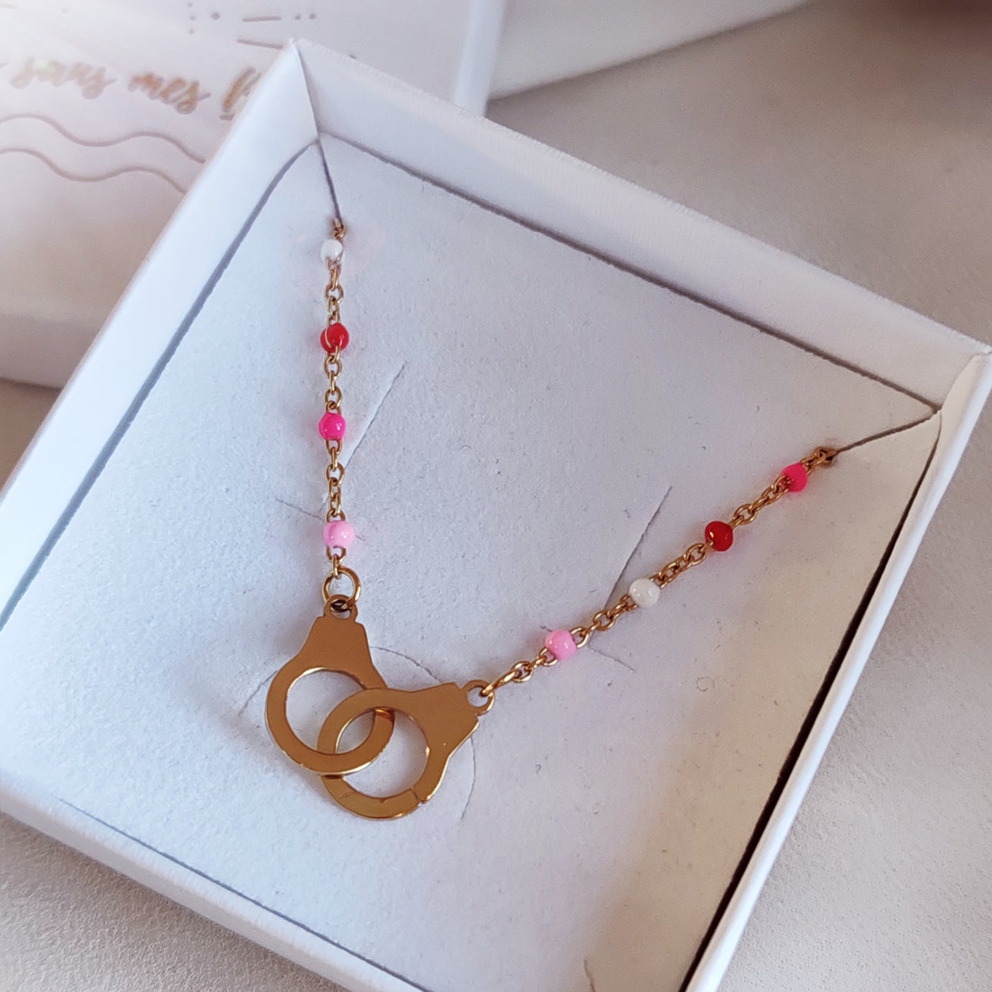 Collier Menotte