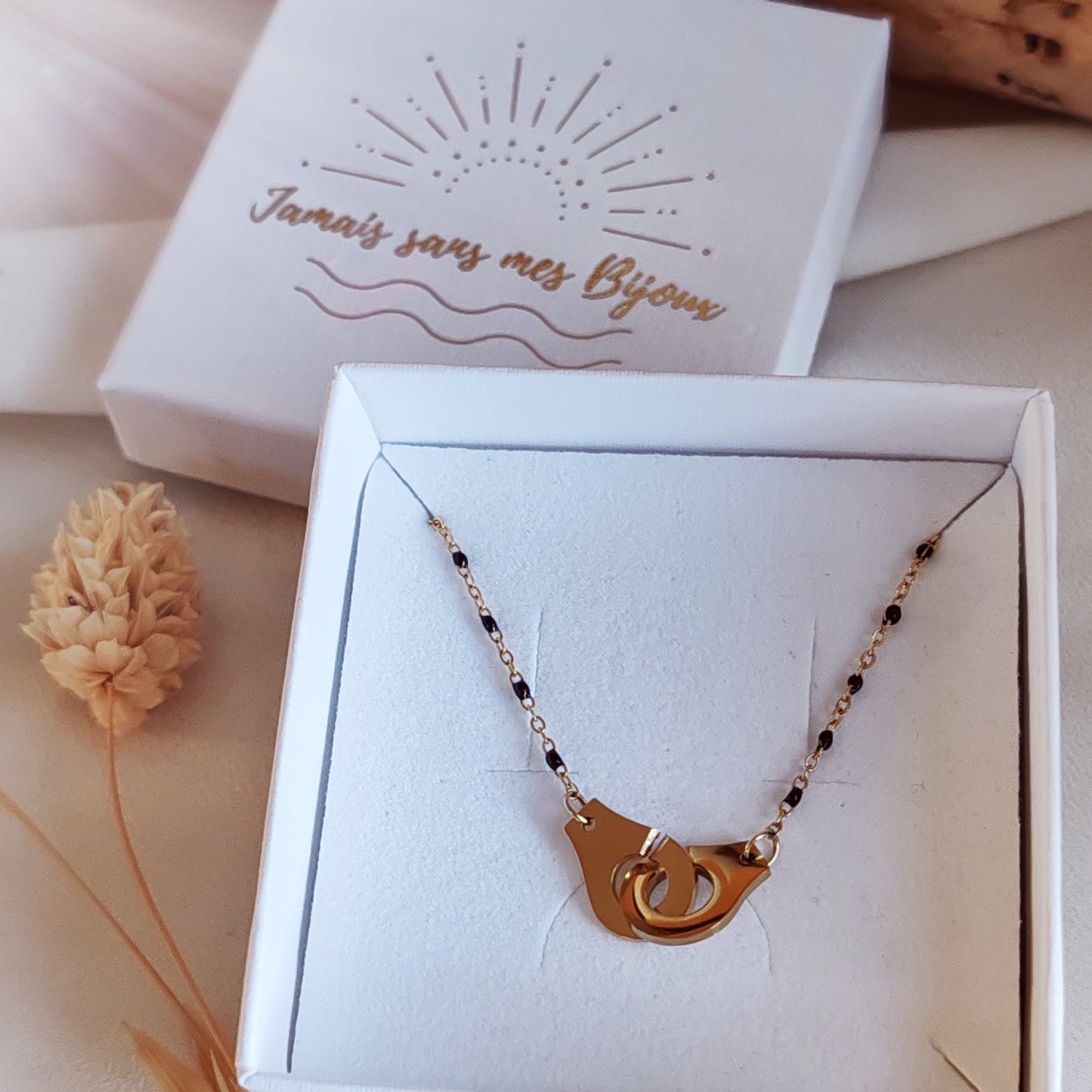 Collier Menotte
