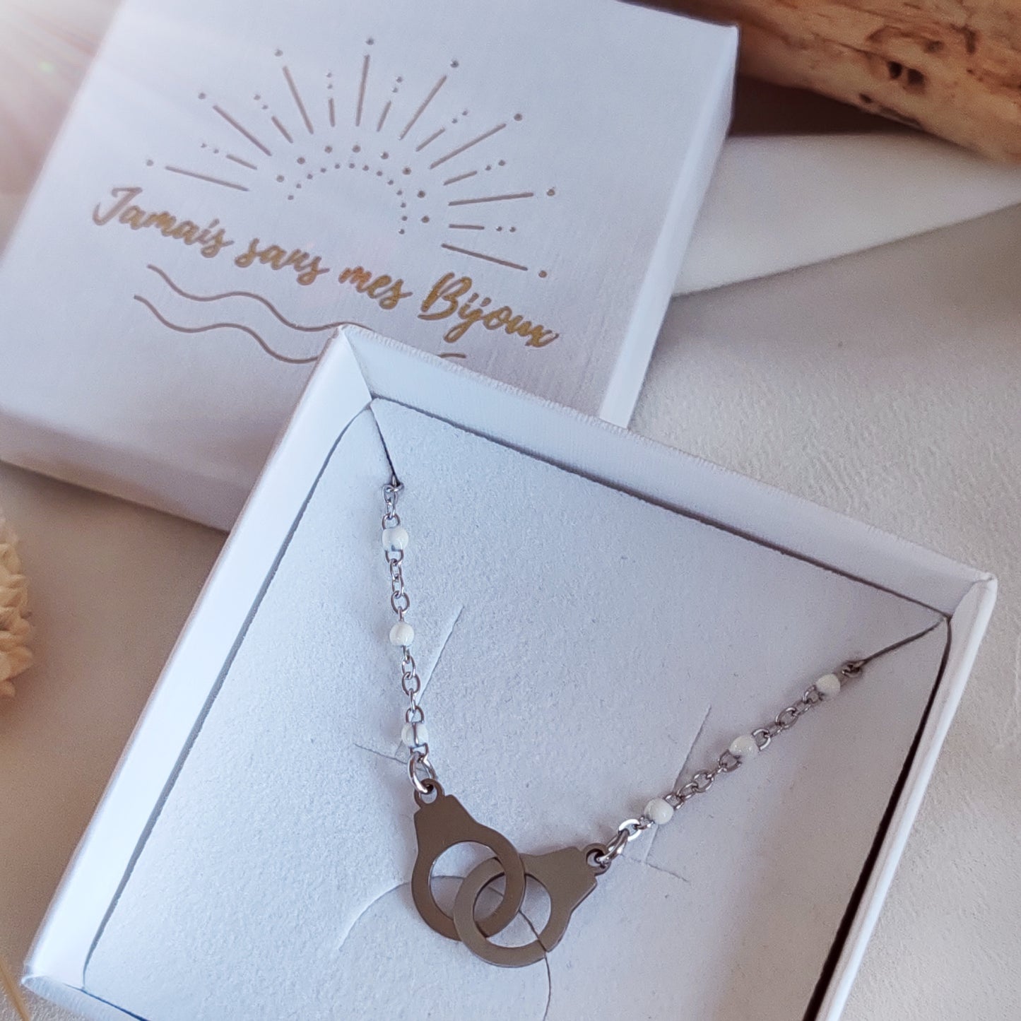 Collier Menotte