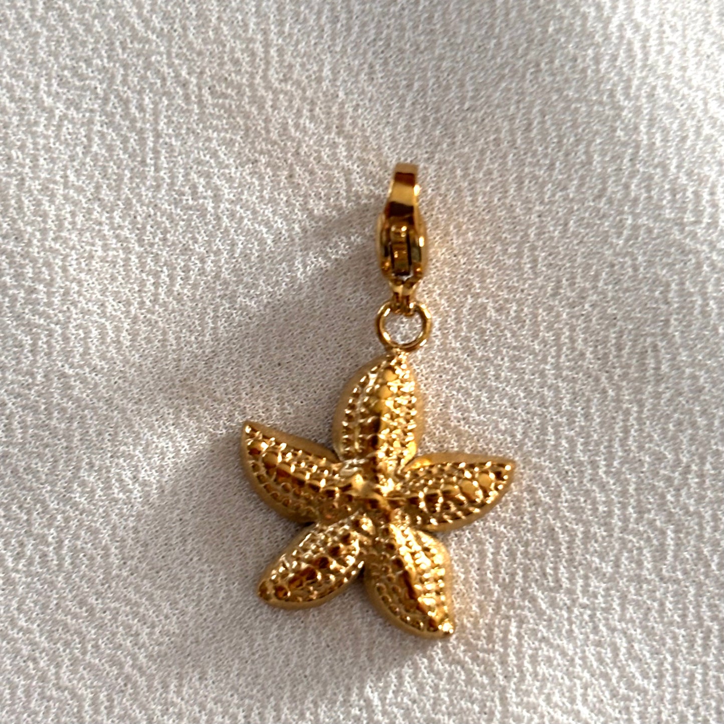 Étoile de mer doré